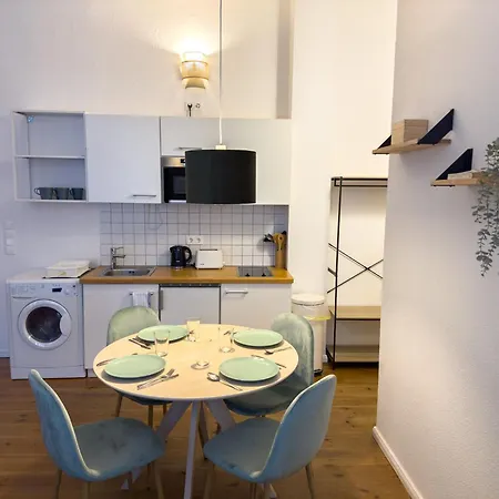 In Friedrichschain Area Apartment *